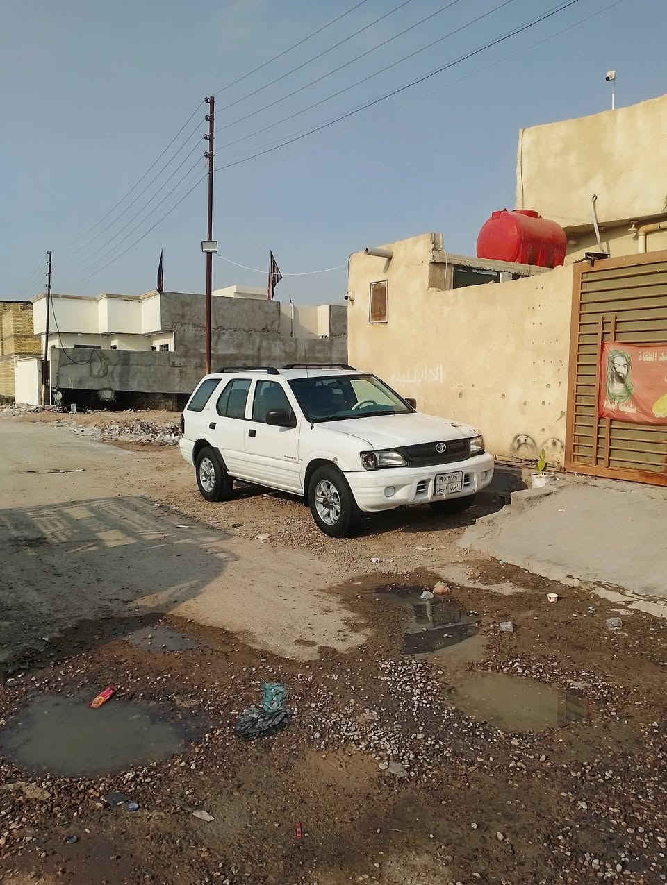 سلام عليكم ازوزا للبيع موديل 2000 سنويه منتهيه وراعيه عربي بل بصره يمي مكينه 3000 فيفيتي تخم تاير جديد حته السبير جديد تبريد تتدفه شغاله كهربائيات كله شغاله فقط طوافه عطلانه داخله نضيف بيه ضربه ربع البنيد والمدكر رادلهن معجون وصبغ وبيه خايسات قليله المكان البصره التنومه السعر 48 وبيه مجال للشراي السياره جاهزه رقم الهاتف ***********
