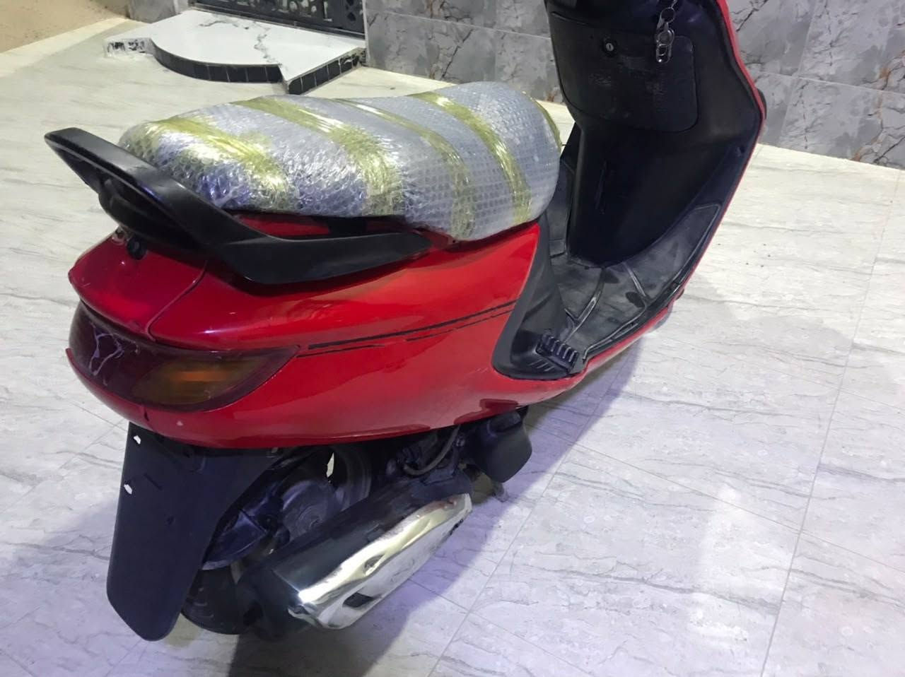 دراجه فراشه للبيع 
دراجه كامله من كلشي
محرك ما مفتوح بس بيها خيط تبخير 
مكلف بالنشر 
العنوان: خور الزبير 
للتواصل : ***********
