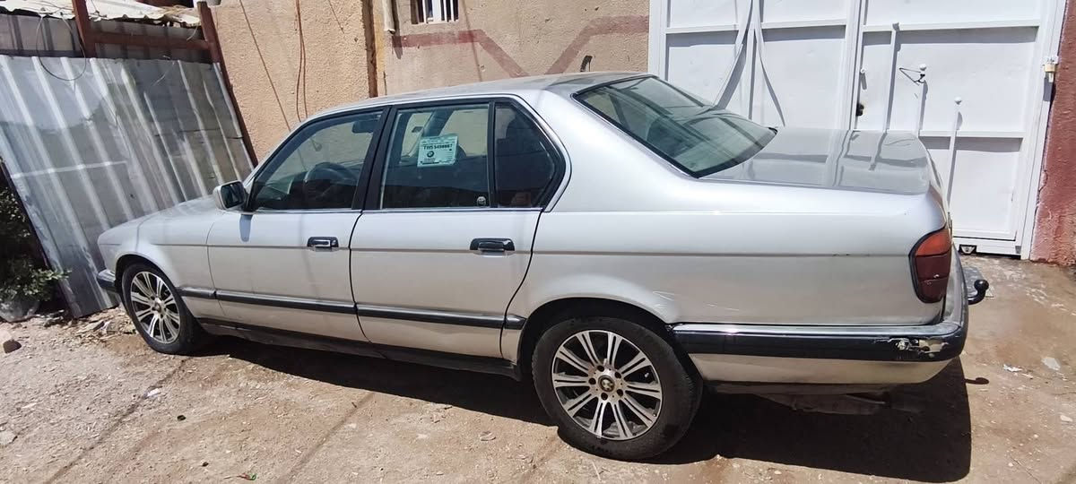 BMW 1992 موديل
محرك 3500
حجم 730i
مكفوله 
تبريد عوزه بس كمبريسر
ڱڵـه جاهزه
رقم بغداد
السعر 45 بيها مجال للطيبين
كربلاء امن داخلي ***********
