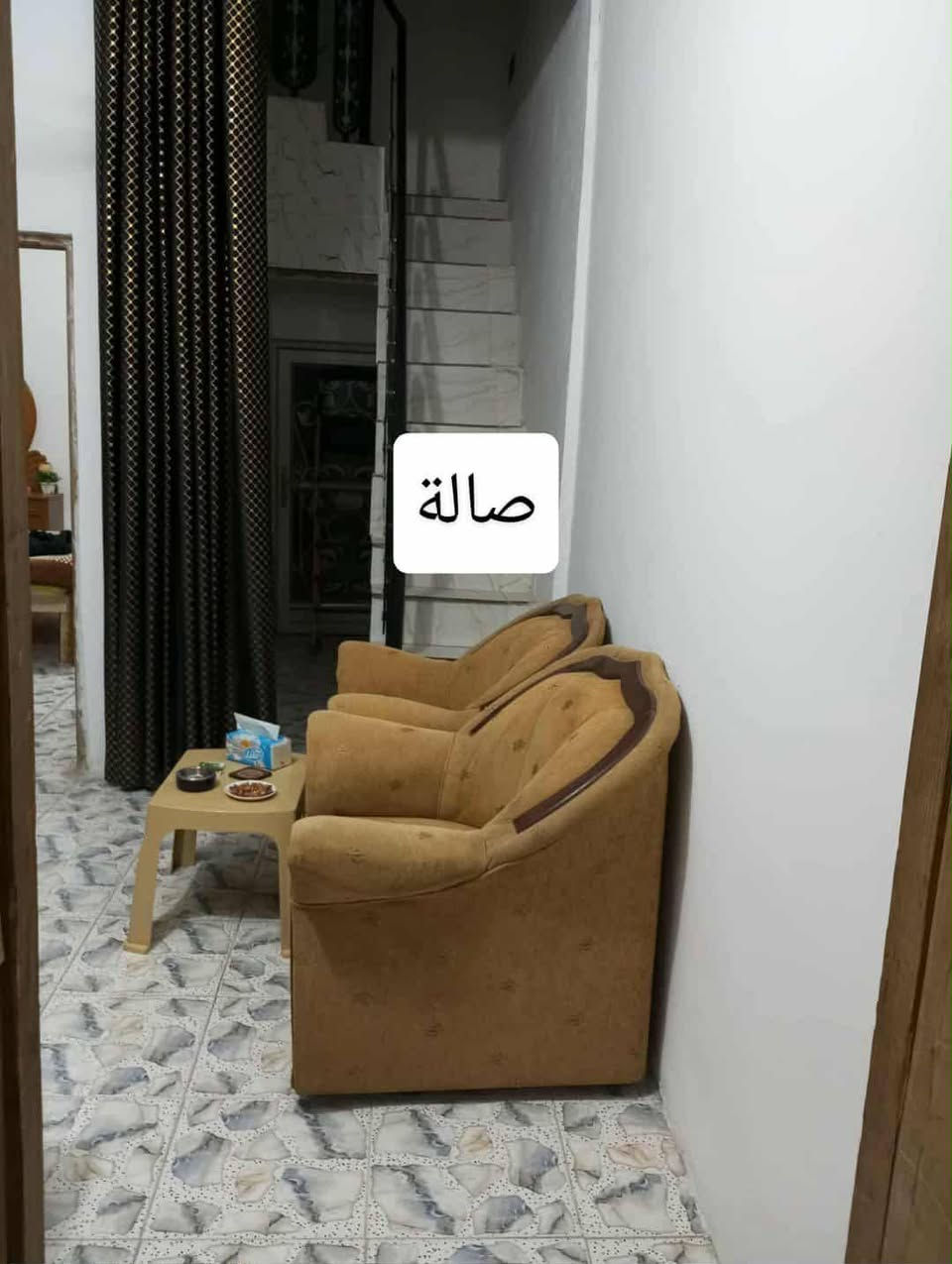 السلام عليك ورحمه الله وبركاته احبتي هاذه البيت للبيع شارع المطار زراعي المساحه 100 متر مربع الي يريد البيت يتصل *********** حي الصدر الثالث قريب عله ميثم التمار رضوان الله عليه
