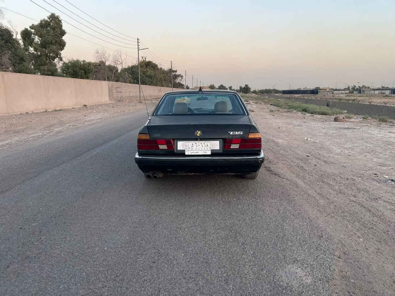 للبيع بيئم حجم 735مفتوح موديل90 بغداد مشروع وطني سنوية لغاية 28سعر 35$رقم موبايل***********‬‏كير اوتوماتيك محرك وكير مكفولات دواخل نضيفة كهربائيات كله شغالة ويل خلية تخم تايرات جدد سيارة  لاضربة ولاتبديل ولاخياس حدادية امامي خلفي جديد مكاني بغداد

