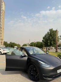 موديل Y • مدى ٥٦٠ كم • ٦٤٠٠٠ ميل