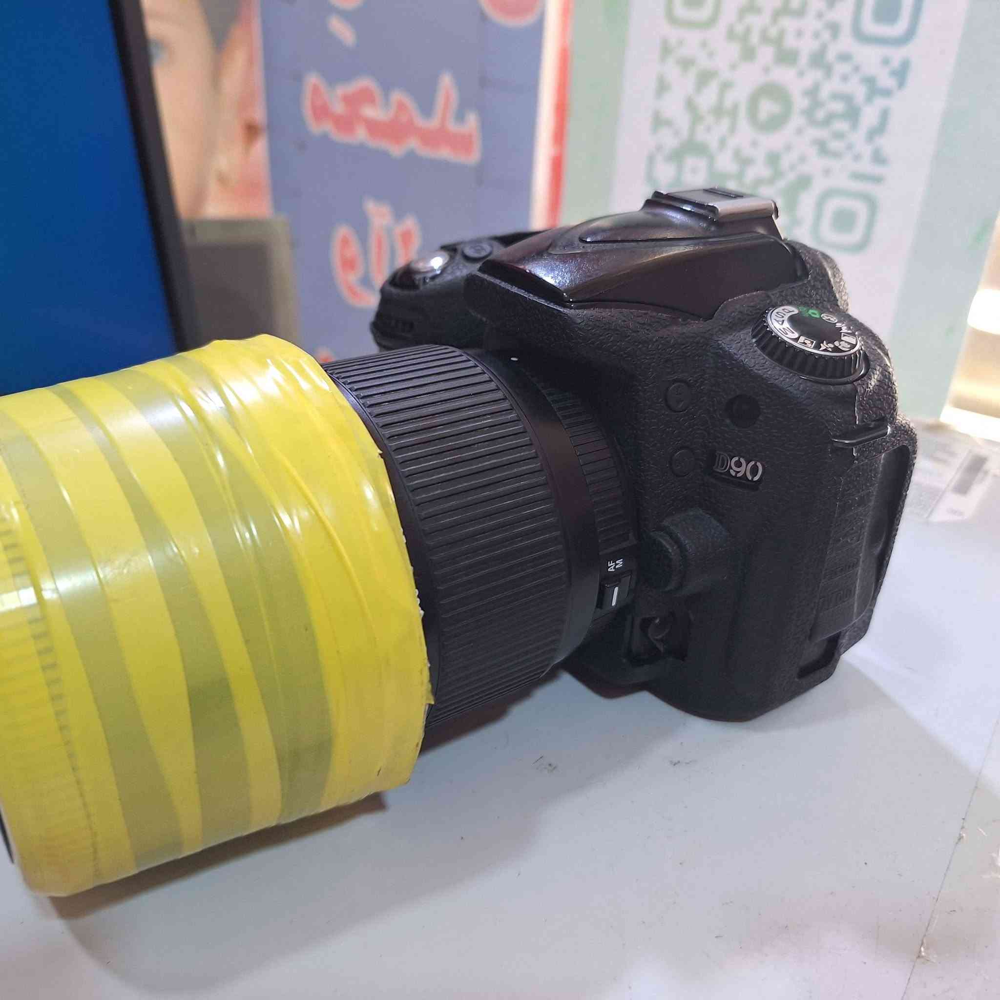 كامرة نيكون دي ٩٠ كامل الملحقات  ***********
