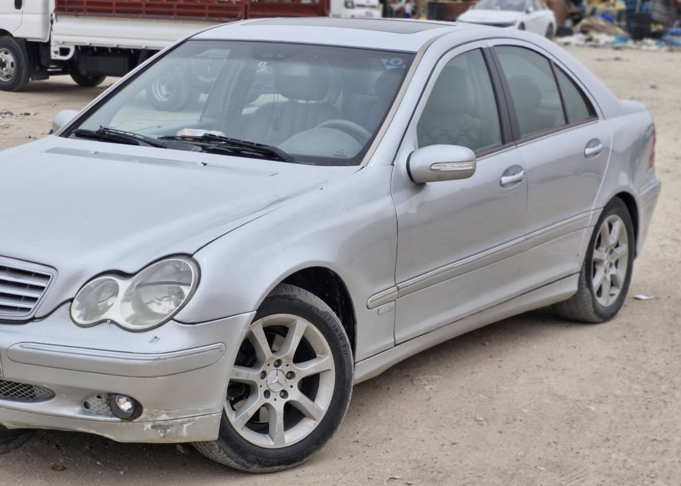 مارسدس C280 مديل 2007 رقم بغداد دولي
 فول مواصفات فتحه .تحكم استيرن جهتين.
كشنات جلد كهربائي.اشاير بلمري برده خلفيه 
 مصبوغه احزام جماليه .محرك 6سلندر 
.السعر 72ورقه بيع أو مراوس حسب القناعه 
رقمي استفسار أكثر ***********
