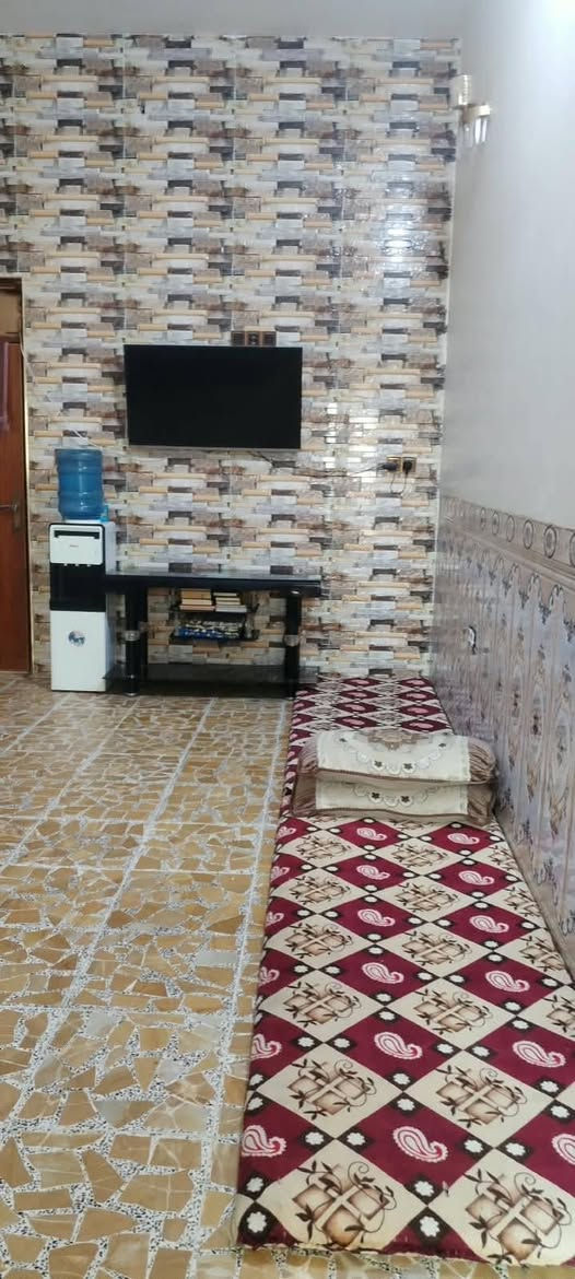 للبيع بيت طابقين بناء حديث مساحه القطعه ٨٢٠ متر البناء ٢٨٠ متر  حي اجبيل ثاني قطعه عن السده قرب جامع العابد   تبعد عن السده ٣٠ متر 
جنس العقار  طابو زراعي 
شارع ١٢ متر
٤ غرف نوم 
٢ حمامات 
السعر ٢٠٠ مليون بي مجال بصيط
يرهم مراوس  أبيت  او مزرعه غريبه على الفلوجه 
*********** 
***********
