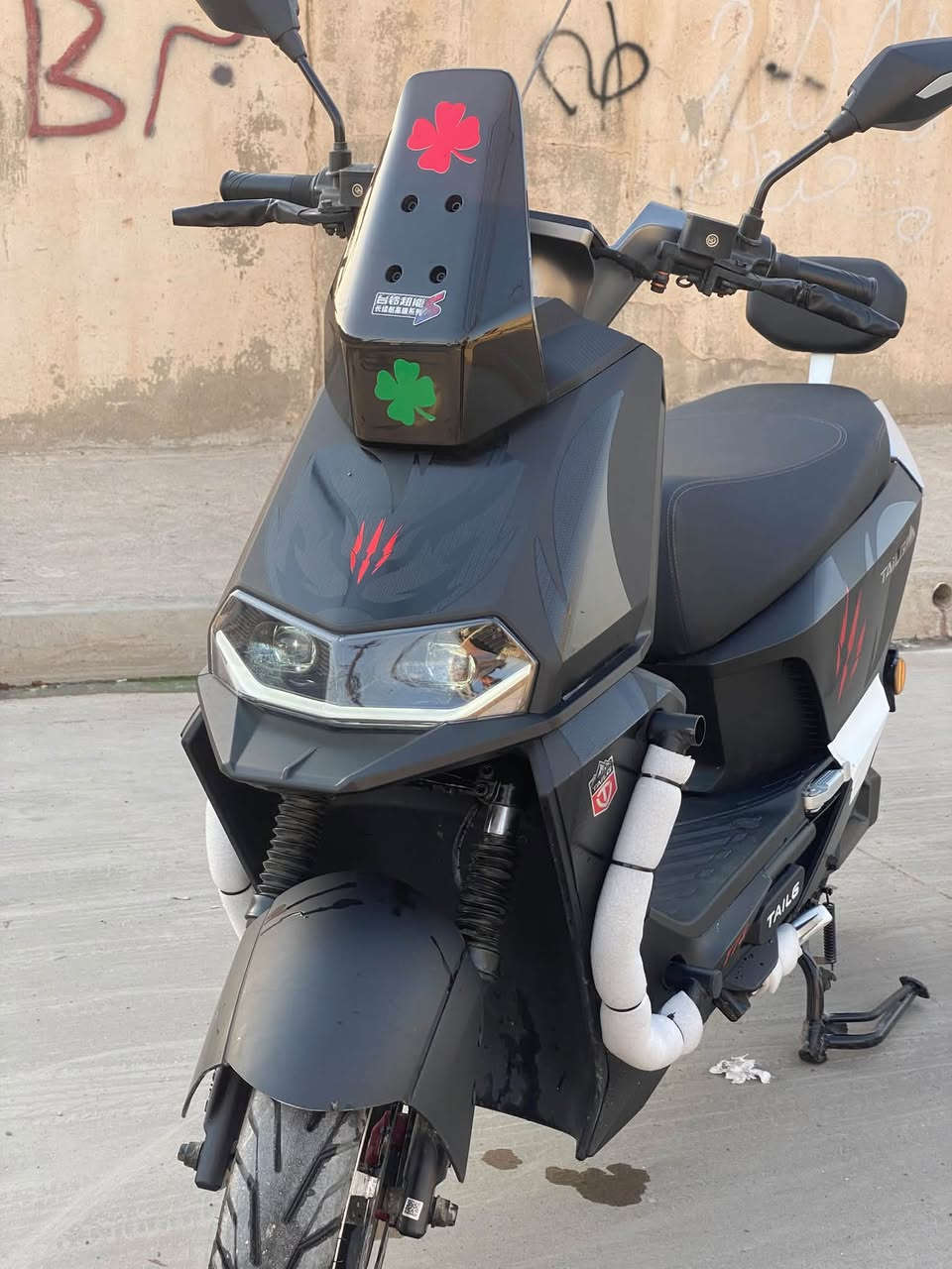 سلام عليكم مأطور شحن
Tailg  الشركه العالميه
رياضي T73 بومه
ملف نحاس بقدره 2000 واط
3 نمر 
سرعه حقيقي 80 طياره كلش سريع

ضمان سنه عقل باتري ملف
مستخدم شهر 
وصل الشراء وظمان موجود ودبل بصمه وسويج 
اللون الاسود الفحمي
اشاير يمين يسار وخلاط رباعي
لايت عالي وناصي  وتاشير

ماطور نظيف وكاعد ومرتب خط تايه بعدو بي 
السعر 
1225 مليون و225 الف
عنواني موصل جانب الأيسر 
*********** بي واتساب
