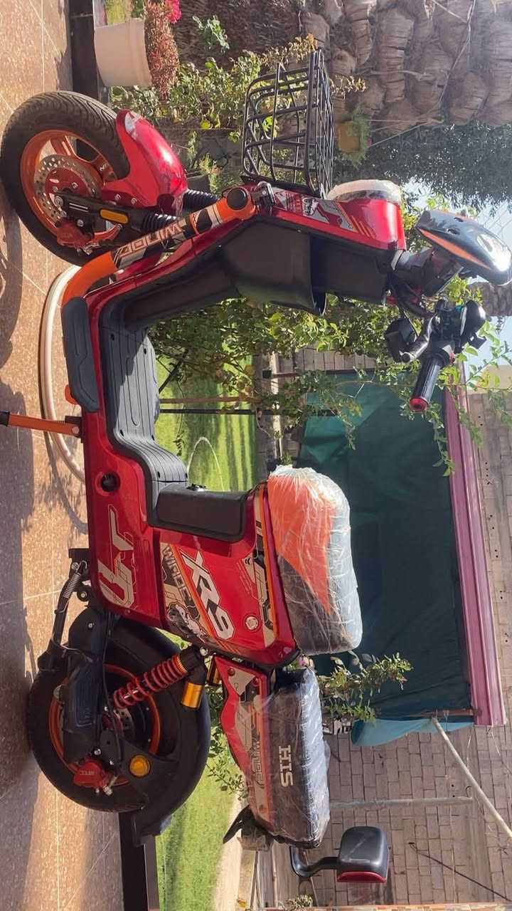 السلام وعليكم
دراجه شحن للبيع شركة XR9 اخر اصدار فول مواصفات كير R/D مستخدم 20. يوم فقط كلش نضيف. سعر 550 
***********

