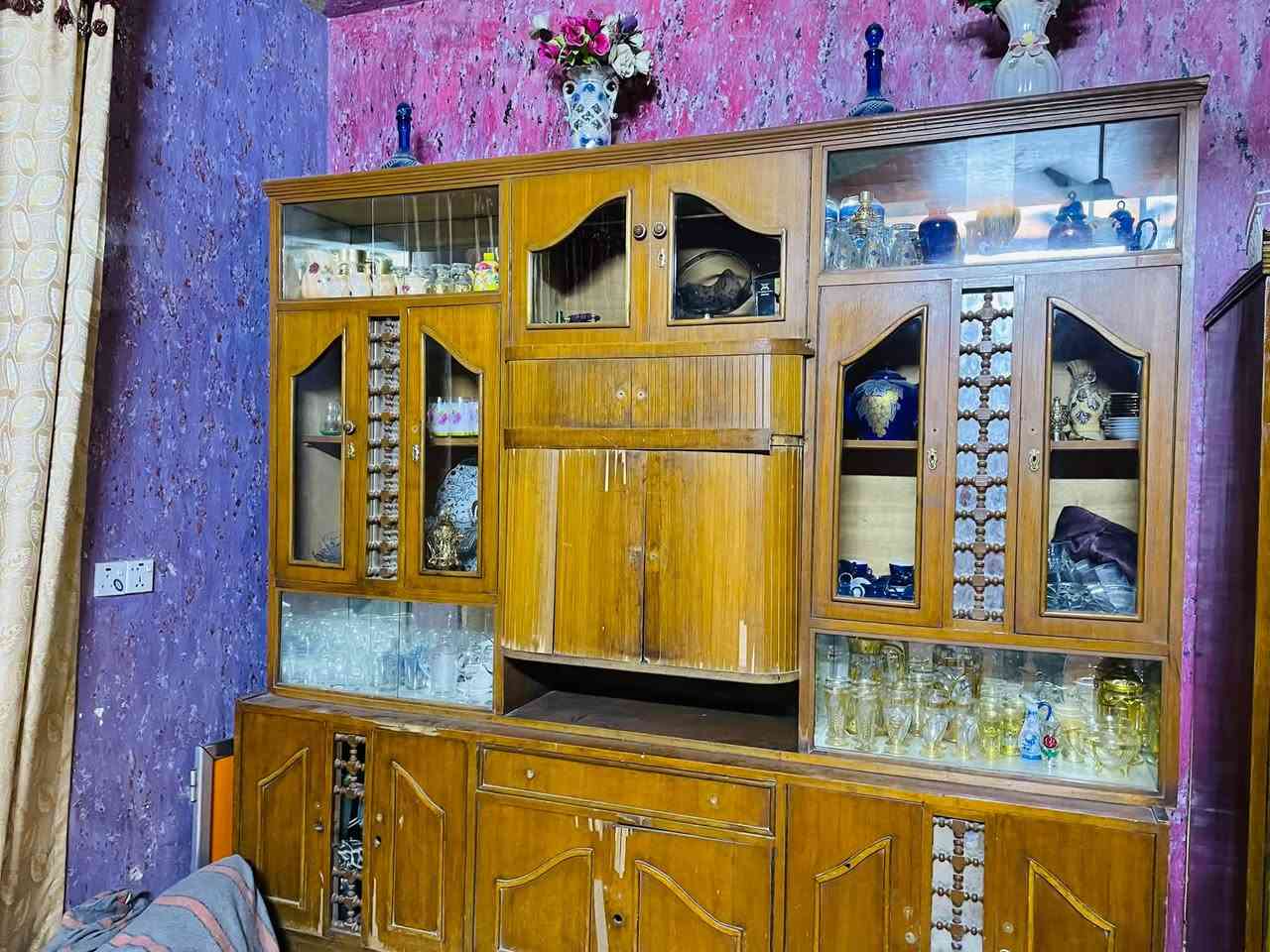معرض خشب صاج أصلي الخشب القديم الأصلي للبيع،عرضه ٢٥٠٠مترتين ونصف والارتفاع ٢٥٠٠ مترتين ونصف من يرغرب بالشراء يتصل على الرقم التالي: 
       ☎️***********☎️
