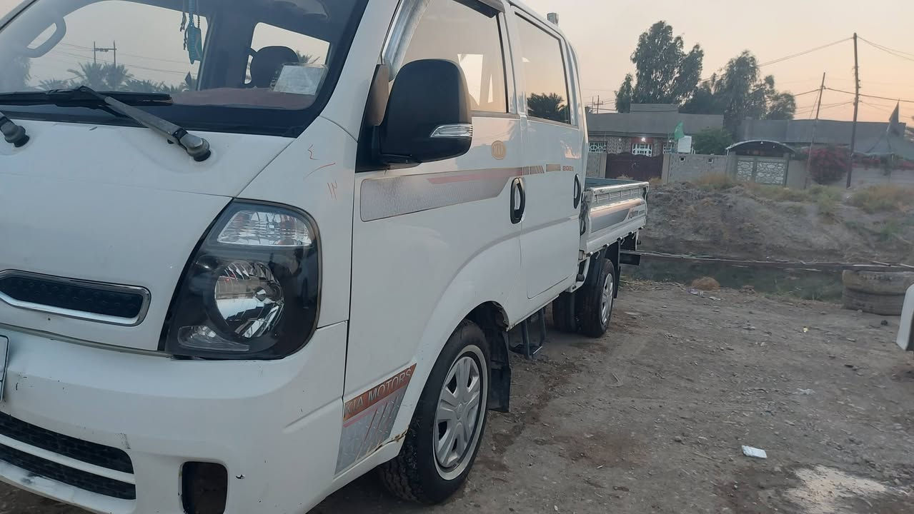السلام عليكم 
كيا حمل دبل قماره 2700موديل  2018  رقم بابل ب اسمي مصفره ضريبه وداخله هزه جديدة السياره جاهزة من كل شي ماشية 146 الف حقيقي بدون ضربه ولا صبغ السعر 130
ل استفسار اتصال ع رقم ***********
