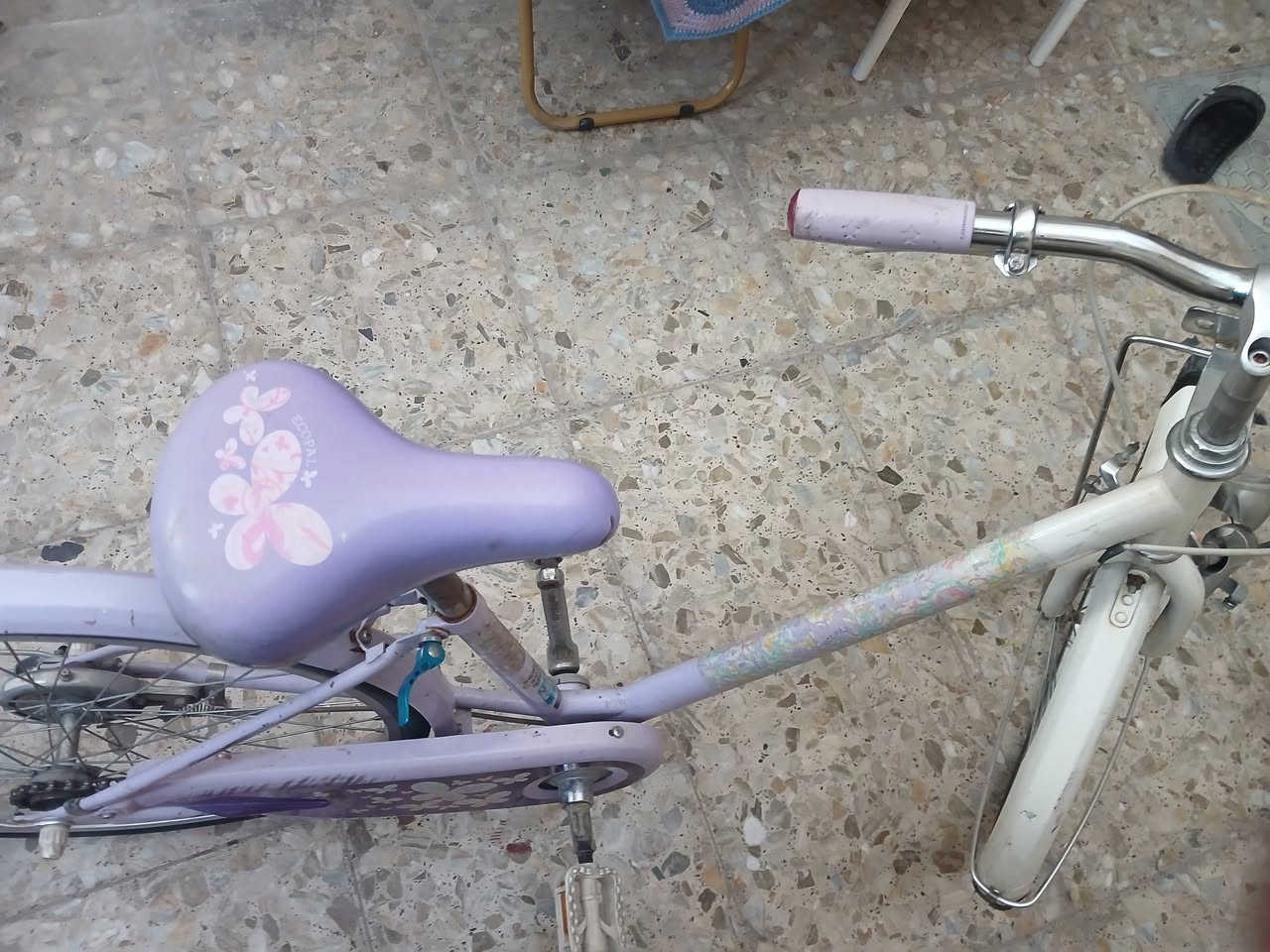 السلام عليكم بايسكل للبيع مالة بالة نضيف حجم ٢٤ السعر ٥٥ الف هاتف ***********
