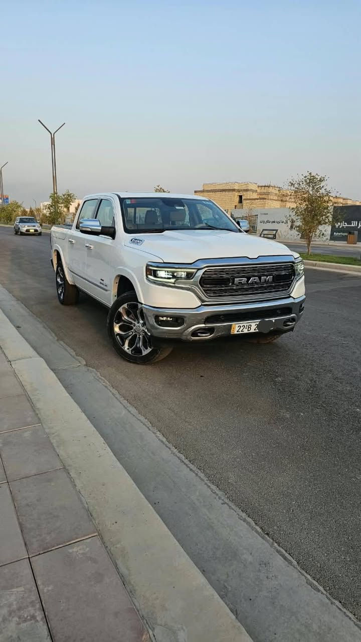 دوج رام خليجي وكاله ليث العبيدي
فول الفول واحد / واحد 
موديل 2020
لمتدد خليجي كلين مكفوله رقم اربيل
مغلفه ppf كامل سياره 
ماشيه 175 الف كيلو متر 

 تحويل ثاني يوم 
بيها منظومه غاز  ومجدده السنويه مع منظومه الغاز لمده 5 سنوات 
رام بوكس 
خمس كامرات 
دوسات الابواب كهربائي
جگات 
رادارات 
اصطفاف ذاتي  
تدفىه وتبريد  كشنات 
كل الموصفات بيها معروفه اللمتدد
السعر 320 وبيها مجال بسيط  كلش 
مكلف بلنشر 

***********
