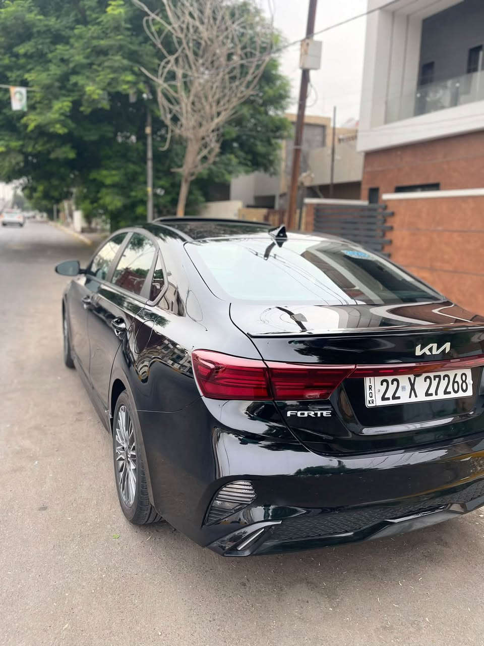 السلام عليكم 
 كيا فورتي 2024 GT line لون اسود 
رقم اربيل الدولي الجديد ترقيم جديد قبل ٥ ايام ترقمت 
ماشيه 17 mi بعدها جديده
مكينه :- 2000 دوش  
 مواصفات :- فول .فتحه سقف . بصمه تشغيل + بصمه أبواب . رادارات إماميه خلفيه وجانبيه 
شاشه كبيره + كاميرا دواره + ويل كب كبير تدفئه كشتات + تدفئه ستيرن + كشتات جلد 
وباقي الموصفات الاعتياديه المعروفه 

حادثها :- فقط الحاملغ الأمامي الأيسر بدون دواخل 

السعر :- 142 ورقه 
للاستفسار :- مكان السياره بغداد الصليخ  ***********

