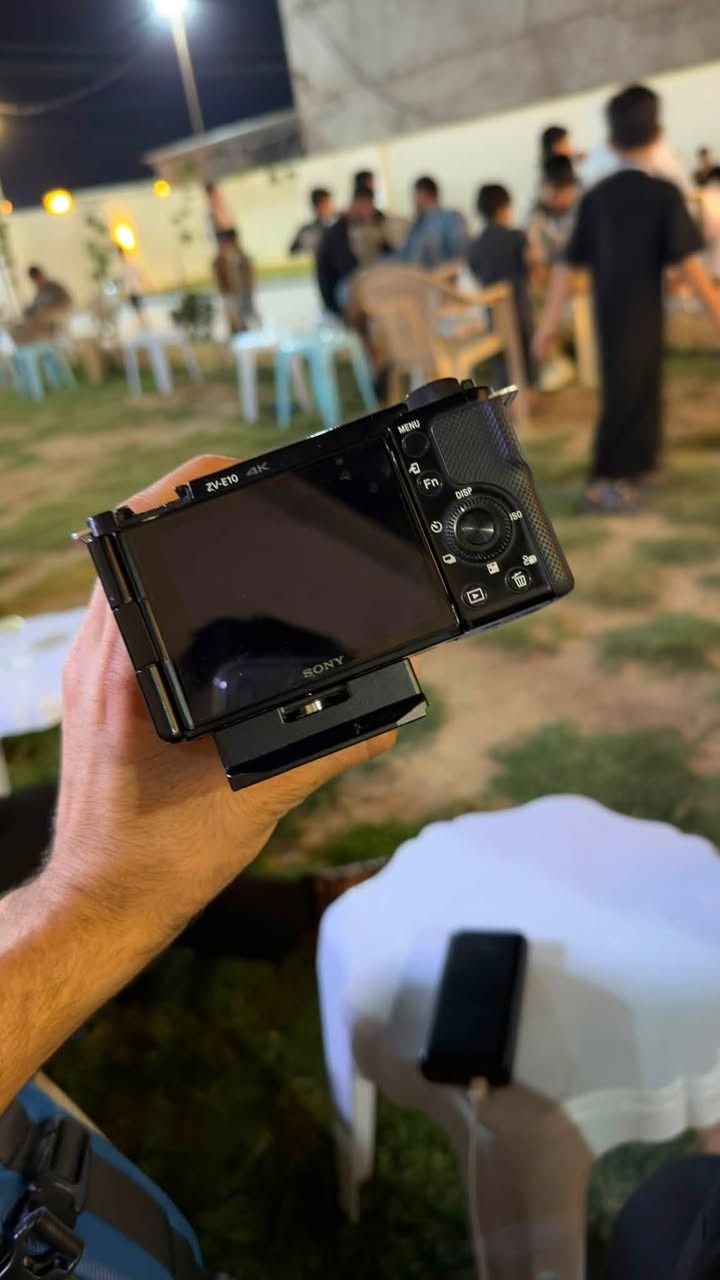 سوني zve10
شتر 32k

نظافتها كدامك 

عدسه 85m f1.8

وعدسه 16/50mmf3.5

بطاريات عدد 2

السعر 1100 وبيها مجال
هـ *********** مكان الانبار متوفر توصيل
