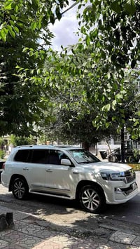 لاندكروزر VXR • ٤٧٠٠ V8 • ٢٠١١