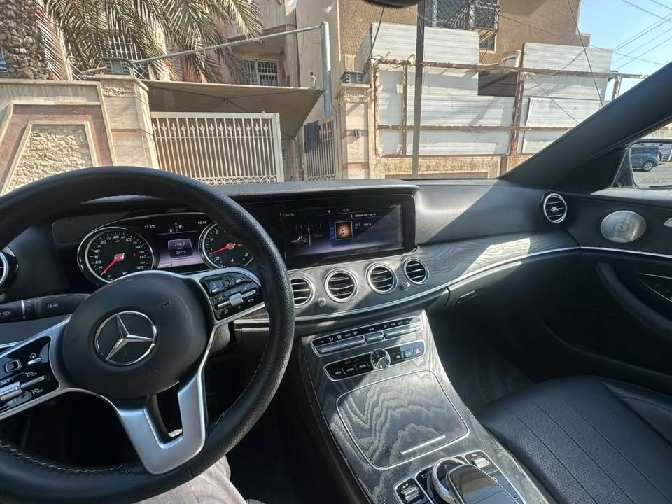 السلام عليكم 
E300 ماشيه 28 الف ميل رقم بغداد فقط تبديل جنطه بدون ايرباك ابسمي مكاني بغداد 
***********
صور الطخه مال امريكا  وياها
