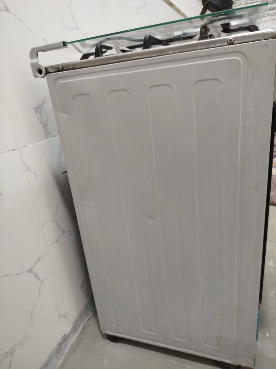 طباخ ميديا تركي
4 مشاعل و فرن 
جديد استخدام قليل 
حجمه 85×50 
السعر 75 الف
يوجد خدمة توصيل 
العنوان: بغداد سبع البور
رقمي ***********
