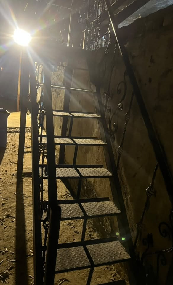 السلام عليكم درج للبيع العنوان بغداد السريدات 
الاتصال بالرقم ***********
