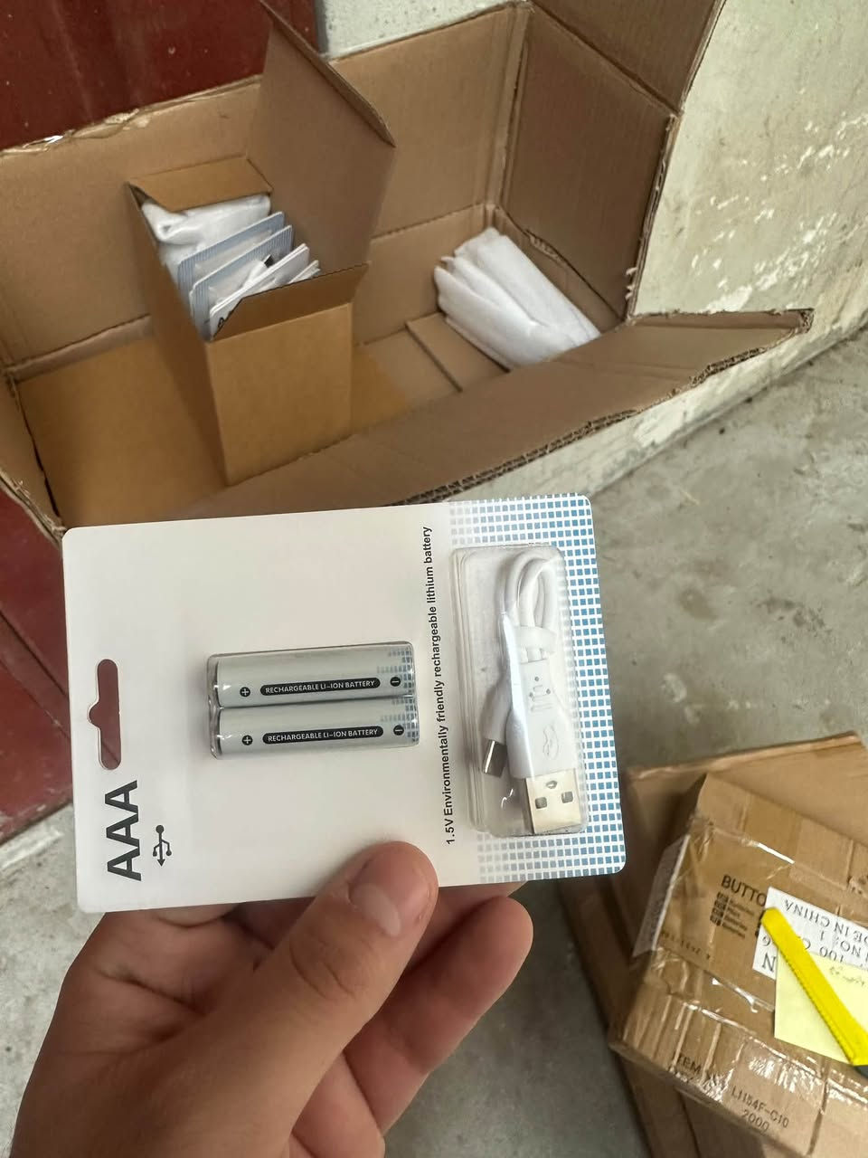 بطاريات شحن • ٢٥٠٠/٦٠٠mAh • شحن Type-C