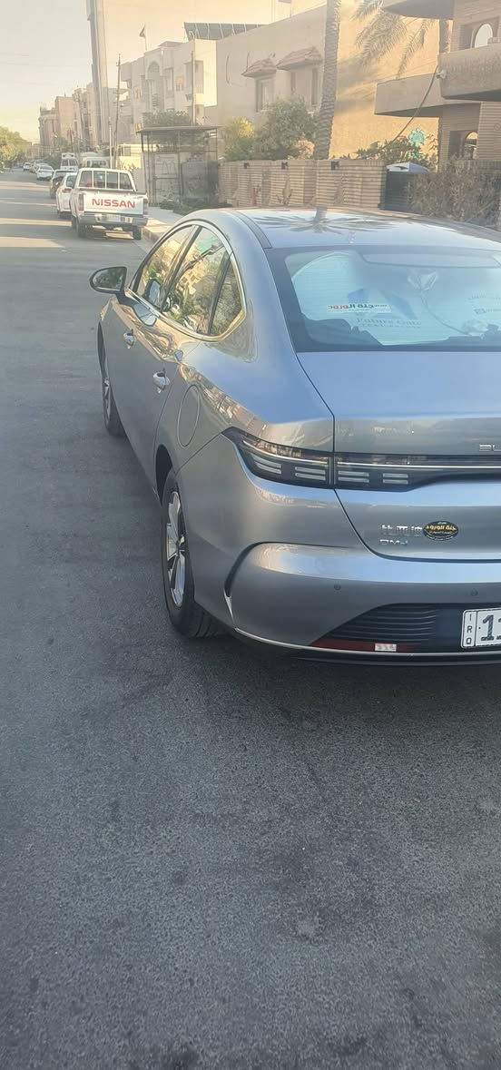 السلام عليكم
من رخصت الادمن المحترم 
BYD دستروير 
كفاله عامه من كلشي بس رصعه بالباب الي وره الصدر 
السياره مودشمه ارضيه ورضيه كاعيات هم وصندوك هم مدوشم 
ماشيه 12 الف الكلي السيغره بحالة الوكاله 
مكان السياره بغداد 
رقم الهاتف ***********
