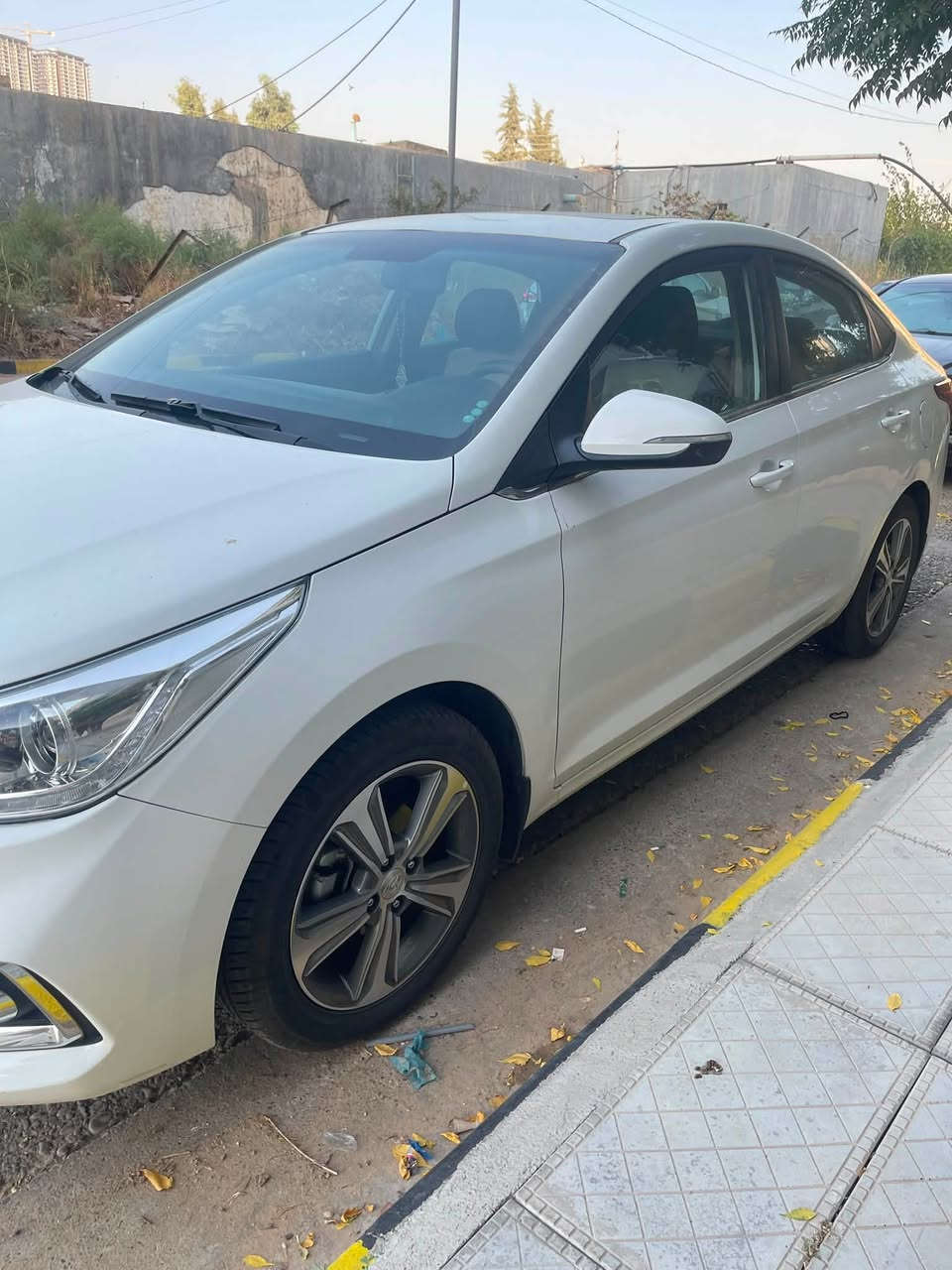 خليجي استلام شركة هيونداي
رق سنويه جديد هزة جديده السيارة مال مرة تحويل فقط بدون وكالة
ماشية٥٢ الف كيلو 
سلايد داخل لونين شاشه كامره كير اوتو كير محرك بشرط مكانهه بدهوك للبيع فقط نقد بدون مراوس واقساط
بيه فقط دعمه خلفي قبغ صندوق على كد شبر صبغ وتعديل داخل حوض السبير بدون كص وشاصي السعر١٣٠ ورقة وبيه محال
*********** واتساب بيه الرقم ايضا
