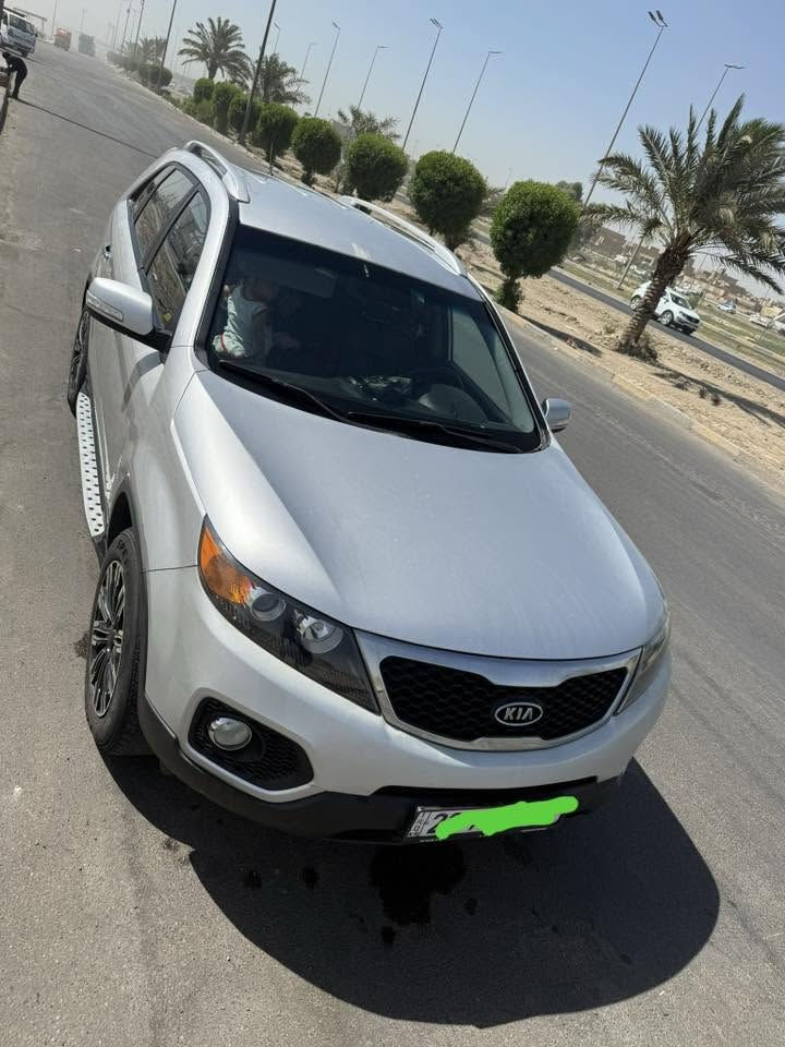 🚘 كيا سورنتو 2014 (أدوات) - بحالة الوكالة ✨
للبيع سيارة كيا سورنتو موديل 2013، دخول جديد وبمواصفات مميزة جداً جاهزة وما ناقصها أي شي.

📌 أهم المواصفات:

 ❄️ تبريد ثلج (ما شاء الله)

 ⚙️ المحرك والكير: بجيس الشركة (جديد وبحالة ممتازة)

 ⛽ كاز حصة: متوفرة لجميع المحافظات

 🛋️ الكراسي: كشنات جلد (تدفئة + تبريد)

 🎡 المقود: هيترات بالستيرن

 👥 السعة: 7 راكب (عائلية بامتياز)

 🔑 التشغيل: بصمة أبواب وبصمة تشغيل

 📸 الكاميرا: كاميرا دوارة عالية الدقة

 🚨 الحساسات: حساس أمامي وخلفي للمساعدة على الوقوف

 الدخول: دخول جديد 🆕

💰 السعر:

 السعر: 62 ورقة (وبيها مجال للشراي الطيب 🤝)

📍 مكان تواجد السيارة:

 المحافظة: بغداد مشتل 

📞 للاستفسار والتواصل:

للمزيد من التفاصيل أو المعاينة، يرجى الاتصال مباشرة على الرقم:

📲 ***********
