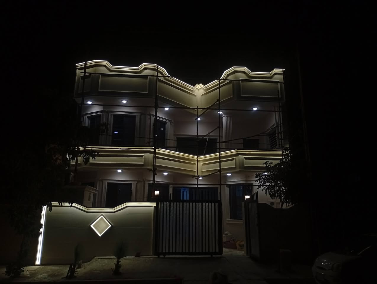 🔥 ديكورات أبو يحيى🔥 
مو بس ديكور… نخلي بيتك فخم يلفت كل من يشوفه ✨
✅ تنفيذ جميع أعمال الفلين والفوم العازل
✅ سقوف مغربية ملكية بتفاصيل فاخرة
✅ تصاميم مودرن وكلاسيك حسب الطلب
✅ شغل مرتب • أسعار مدروسة • تسليم دقيق
إذا تريد بيتك يصير أفخم وأجمل من الخيال
فـ ديكورات أبو يحيى هو الاختيار الصح 👌
🎨 نحول الجدران والأسقف إلى فن راقي
🏠 شغل يضيف قيمة وجمال لبيتك
📞 للحجز والاستفسار:
(***********)
ديكورات أبو يحيى
✨ لأن الفخامة تبدأ من السقف ✨
نعمل داخل وخارج محافظة كركوك
