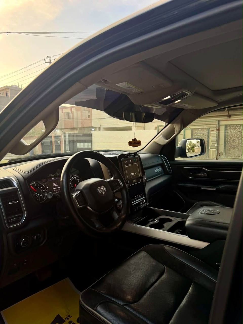 Dodge Ram 2022 Larame
للبيع دوج رام 2022 لارامي فول 1/1 
دفــع رباعـي 4X4 ويتحول دفع 2X اكسل 
بدي قصير باب طويل المرغوب 
السياره فول الفول 8 سلندر 5700
ممشى المركبة 60,000 km وليس mil
السياره كشنات جلد مطعم بـ مخمل + تدفئة تبريد + تحكم كامل
بانوراما قطعتين
دركة تدفئة فول تحكم 
شاشة تيسلا تعمل بنضام carplay
دوس كهرباء عند فتح الباب 
حساسات 360 بدرجة كامله
رادار امامي وخلفي وجانبي 
نقط عمياء في المرايا وحرارية
سستم صوت Alpine 
السياره جدآ نضيفه ومناقصه اي شي من صدر امامي وخلفي وتخم تاير جديد. 
التحكم في الدوس البانزين والبريك كهربائي 
LED projector 
حادث السيارة بسيط جداً فقط ربع جاملغ امامي رش ومعجون وفقط بارد جداً بسيط في باب الصدر والجاملغ نفسه ، قبغ جنطة مبدلة نفس اللون مطابق 
سعر العرض 32,500$ وبيها مجال بسيط 
للاستفسار : ‭***********‬ 
***********
