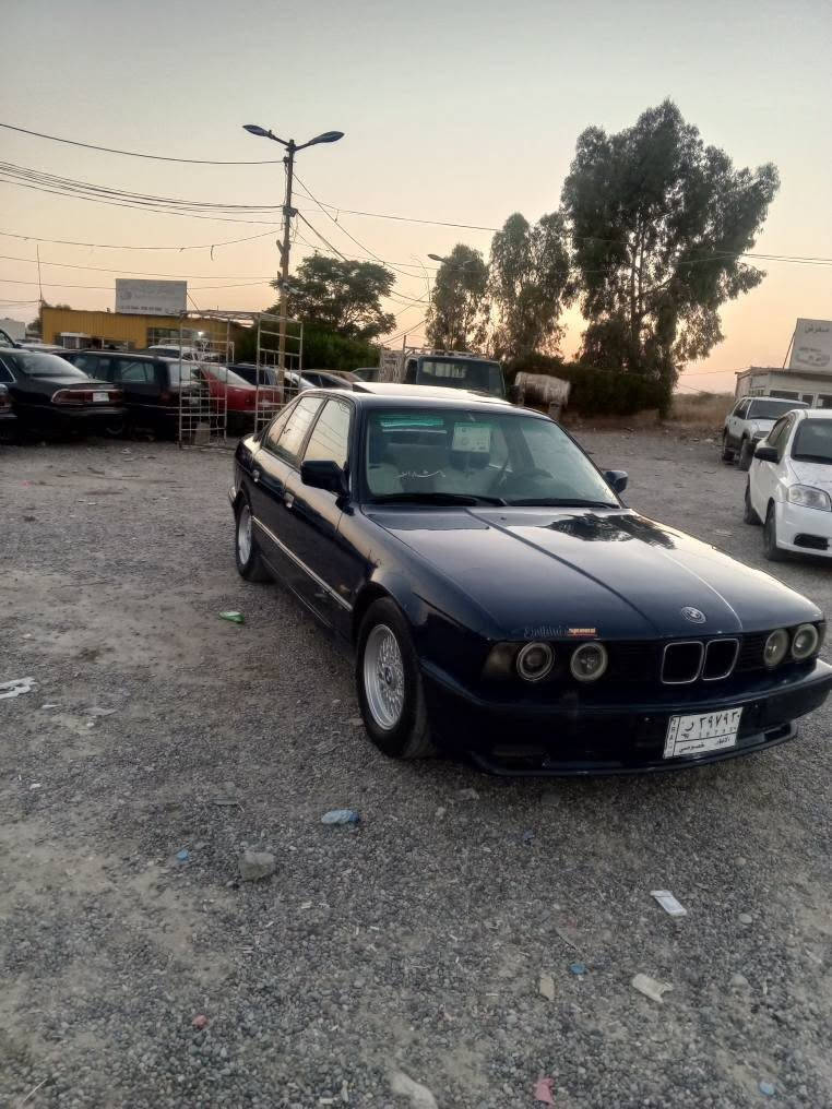 ‎بۆفروشتنBMW1992سەنەوی پلاستگ بەشەرتی ئەولیات مەکینە525تۆماتیک مۆبایل***********واتساپ 34$‎ أربيل, العراق
