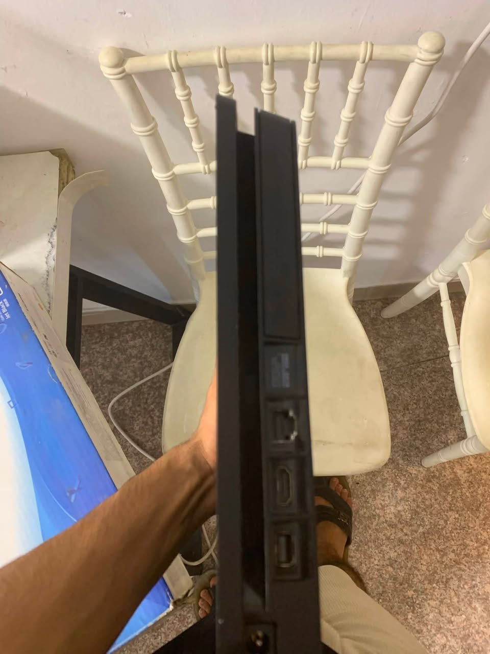 بلي 4 512 جهاز مامفتوح ولا مصلح بيه شي وياه كارتون او يده بسعر 200 بيه مجال بصيط بغداد حي جامعه ***********
