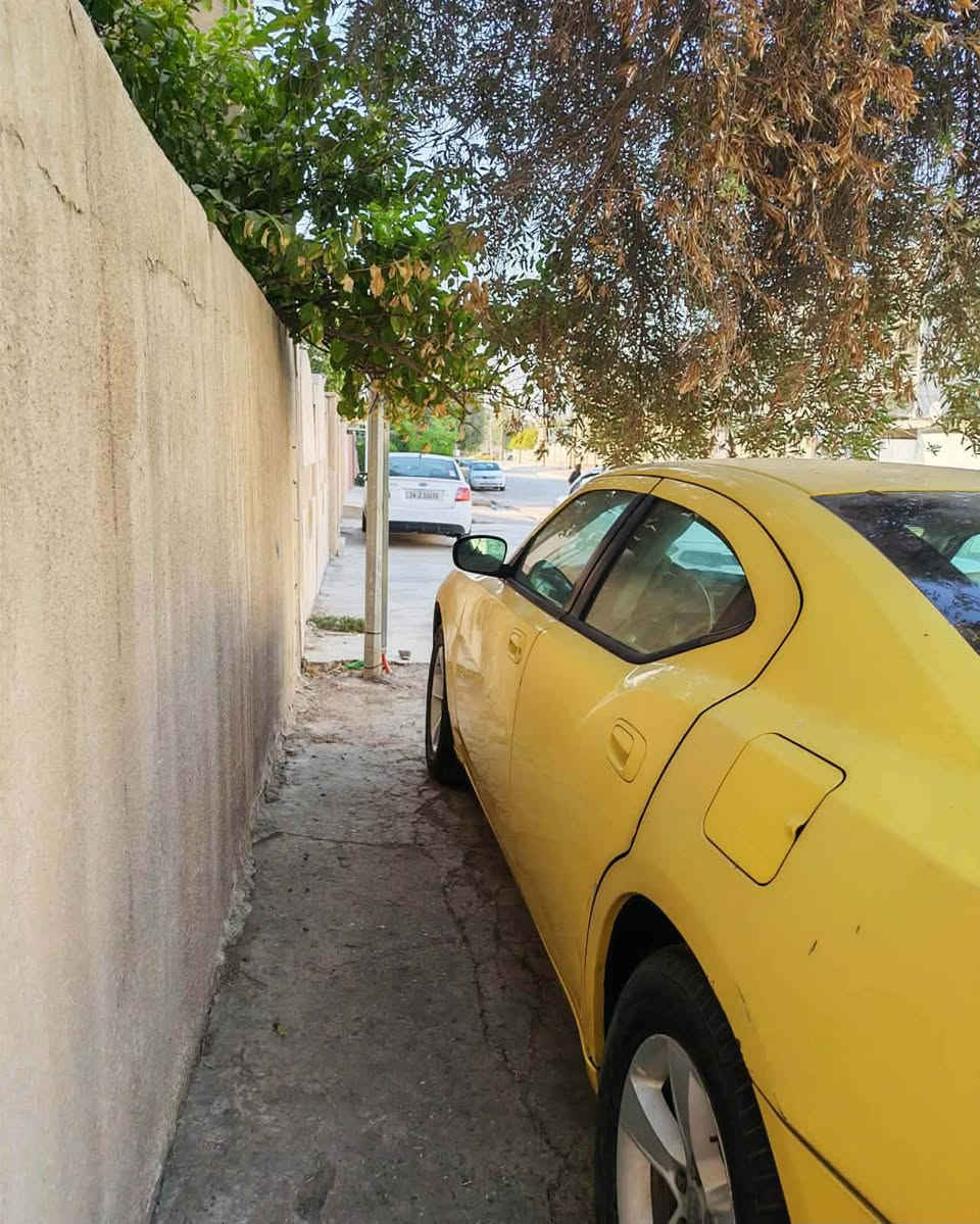 السلام عليكم
جارجر ٢٠٠٩

سياره مكينة كير شرط 

مكينة جديده 

السياره مكفوله بيها بس هاي الطخه الي وره باب السايق

والسياره خير من الله 

السياره رقم ديالى 

تبريد ثلج 🧊 

اربع تايات جدد 

كشنات جدد 

السعر ٨٠ وبيها مجال 

الرقم ***********

 ***********
