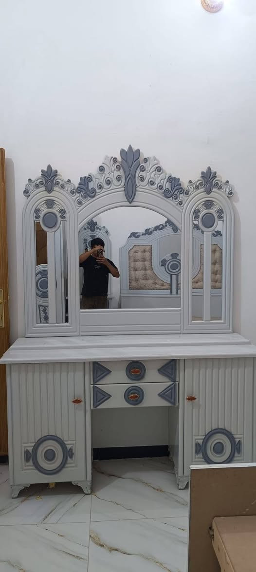 غرفه  نجاره عرقيه خشب كله ثقيل تفصل 
جديده ونضيفه كلش 
ناصريه غراف اكوو توصيل 
الستفسار   (ع) رقم  ***********
