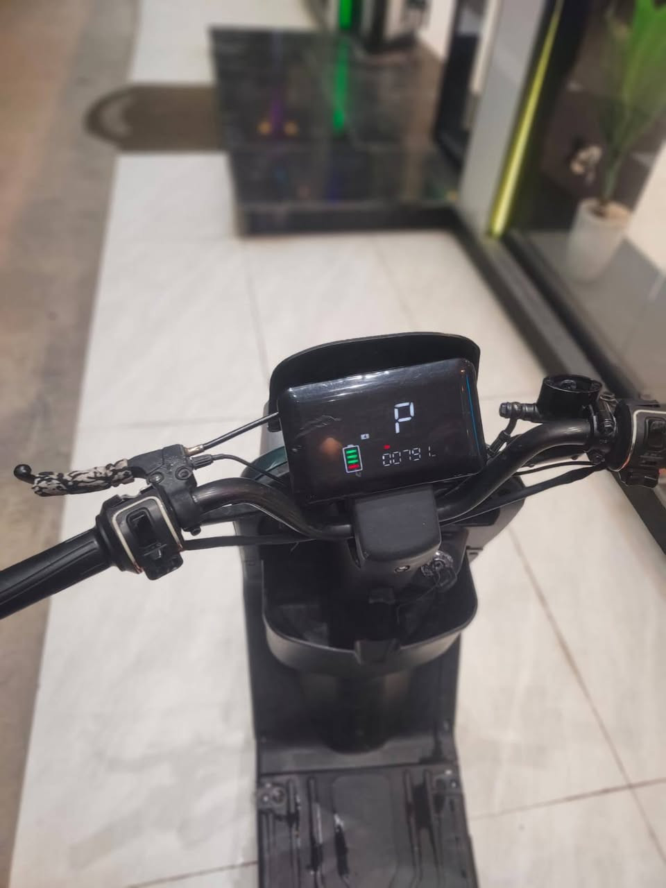 ماطور R7 2024
ملف 2000
سرعه70 حقيقي 
 5 بطاريات حجم كبير
بي ملاحظات بسيطه سعره290 وبي مجال للطيبين 
تواصل خاص أو على الرقم *********** بي واتساب
