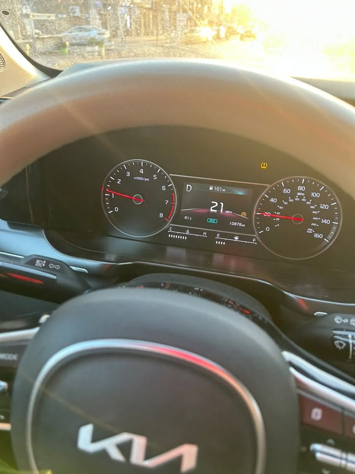 � للبيع كيا سورينتو 2022 🚘

📍 رقم بغداد
🎨 اللون: ماروني
⚙️ المحرك: 2500 CC
📏 الممشى: 10,000 كم فقط
✨ السيارة نظيفة ومرتبة جداً

🔹 موديل 2022
🔹 استخدام خفيف
🔹 داخلية نظيفة
🔹 جاهزة للفحص من قبل المشتري
🛑السعر 190
🛑لل اتصال ***********
🛑السياره وارد أمريكي ضربتها جاملغ امامي فقط
