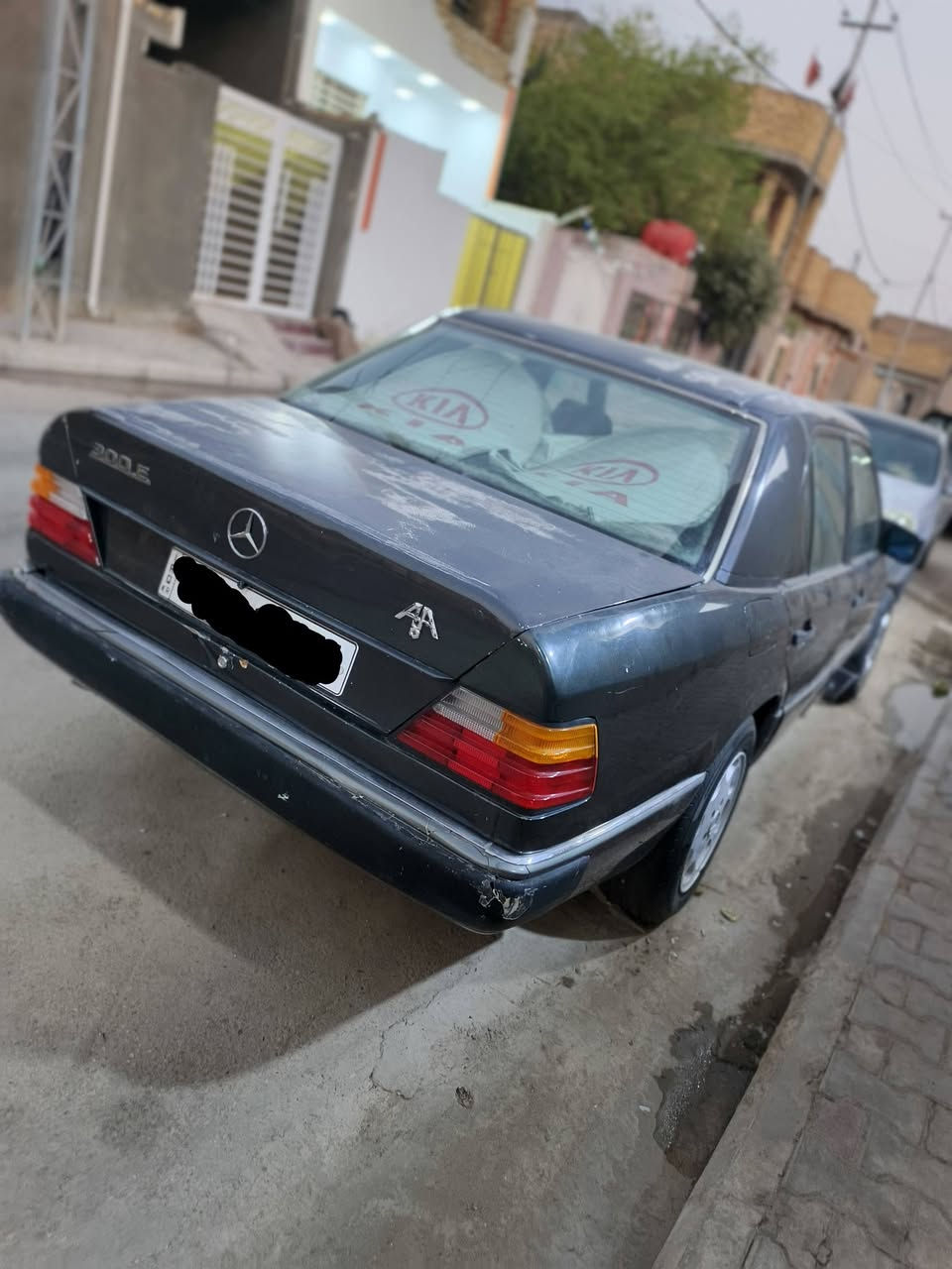 سلام عليكم مارسيدس دب للبيع لسياره حادثها كدامك فقط للبيع ‏‪***********‬‏
