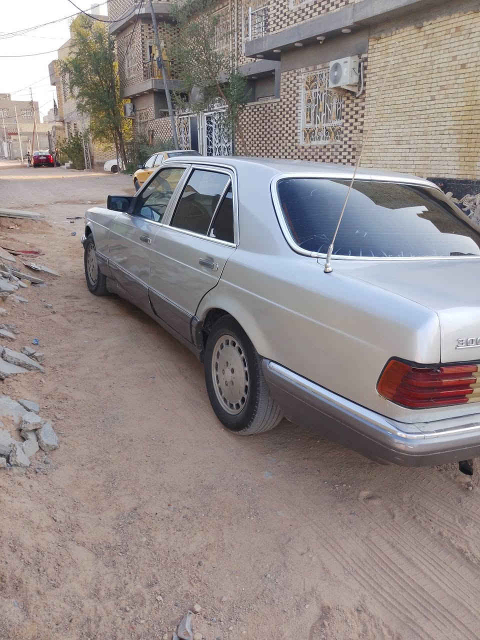 سلام عليكم مارسدس  حجم 300 مكينه وكير ديفور الجبير جدد حداديه جديده تخم تاير كهربائيات كله شغاله مكفولة من الضربه مصبوغه عام جماليه تحويل اي وقت السعر 27 وبيه مجال المكان نجف ***********
