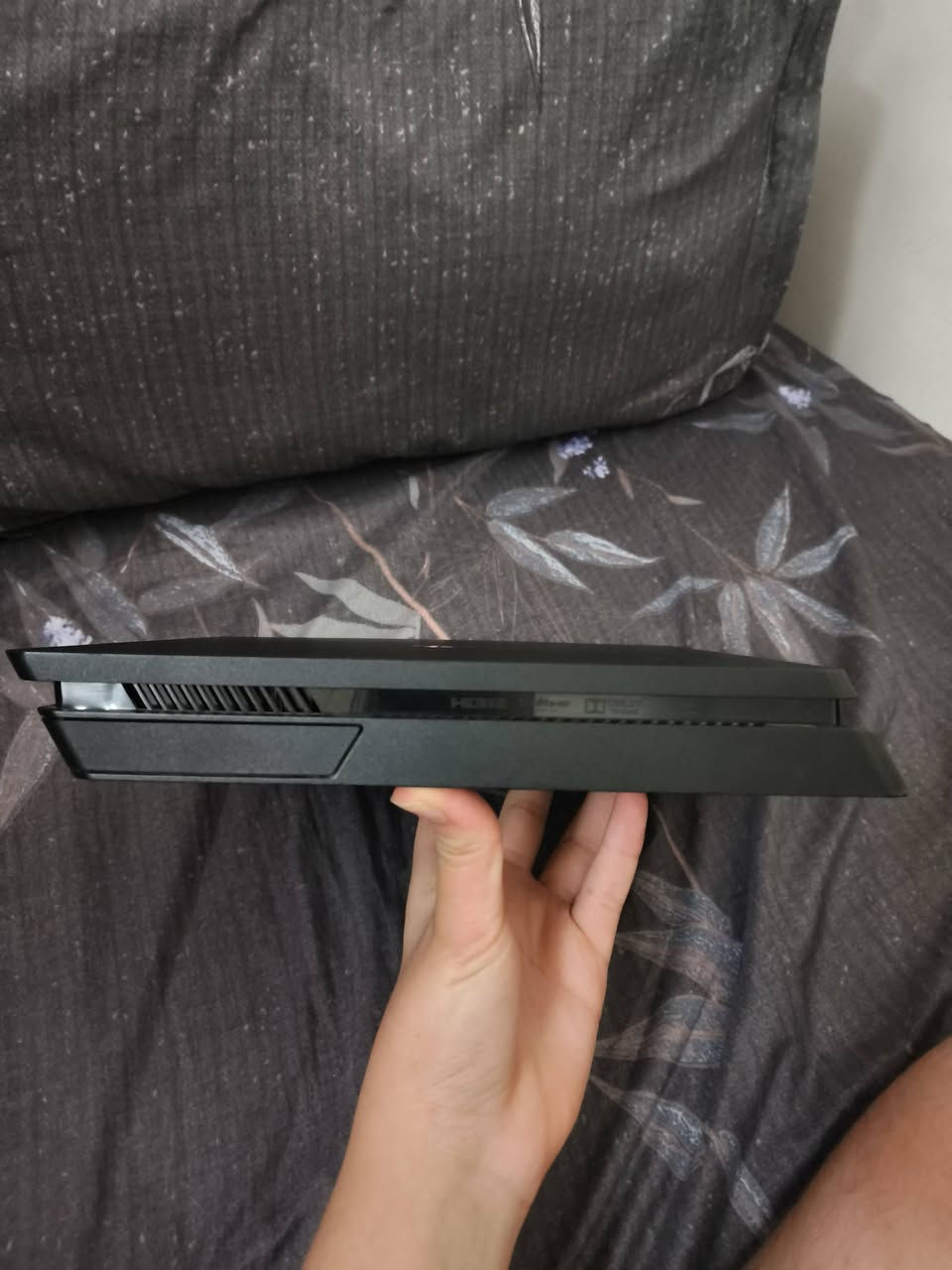 بدون توصيل
Playstation 4 slim
جهاز نضيف
ذاكره نص تيره
يجي وياه 2 العاب
جي تي اي 5
فيفا 21
و2 يدات بس بيهن عطلات ويشتغلن
وكامل ملحقاته والجهاز مفتوح فقط للتنضيف وتبديل معجون حراري
وبيه مشكله من تحط قرص لازم طفي جهاز وتشغله ويشتغل طبيعي والقرص يشتغل وتكدر تلعب
وكيبل لليدات يجي وياه يعني جهاز مبيه عطل اله شغله بسيطه وحله سهل 👌
جهاز نضيف والسعر 180 وبيه مجال
المكان بغداد بسمايه
رقم ***********
