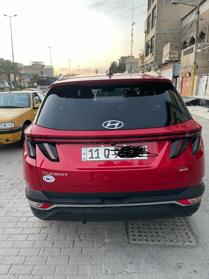 مراوس بتوسان 25 او 26 وانطي فرق 
سيارتي موديل 23 أمريكي حادثها حافة البنيد والچاملغ بدون ايرباك الچاملغ نفسه مصبوغ صبغ درجة أولى هناك وربع البيند مصبوغ ويا فقط اضافة ملاحظات جداً بسيطه 
السياره إيد وحده واستعمال شخصي ماشيه 53 سياره تخبل تبريد ثلج باتري جديد تخم تاير جديد دهن قبل 10 ايام مبدل الماني ليكو مولي الأخضر 
مواصفاته 
بصمة فتح أبواب بصمة تشغيل اضافة تشغيل عن بعد اشاير ترحيب واشاير بالمري 
فتحة بالسقف 
مانع انزلاغ 
رادار جانبي ايمن وأيسر 
حساس امامي توقف ذاتي ذاتي 
مانع تصادم 
نظام ايكو 
فول تحكمات استيرن 
نظام اوتو هولد 
سايد بريك بصمة 
كشنات جلد تدفئه فقط 
تبريد قطعتين 
كشنات كهربائية 
شاشه تاب تعمل بنظام الكاربلاي 
كاميرات خلفية 
صندوق كهربائي 
محرك 4 سلندر 2500 طياره 
سياره مموكفتني ثانيه وحده بالشارع الله شاهد بس اني اريد اخذ احدث 
رقمي *********** 
مراوس فقط شباب العنده موديل 25 او 26 يخابرني نتفق وانطي فرق
