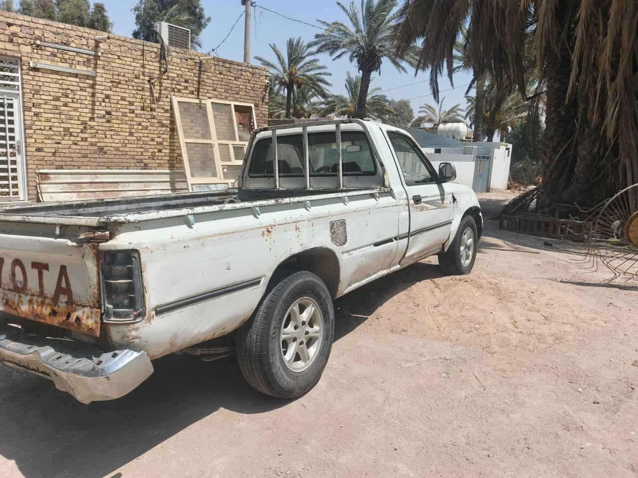 بيكم دير ادمرال 
موديل 2006
محرك كير اكسل جدد
6جنكال بدي طويل
حداديه جديده
ورك جديد
رقم اصفر كربلاء وسنويه( بدوووون تحويل )السعر 18ورقه وبيها مجال بصيط *********** .العنوان ديوانيه قضاء عفك
