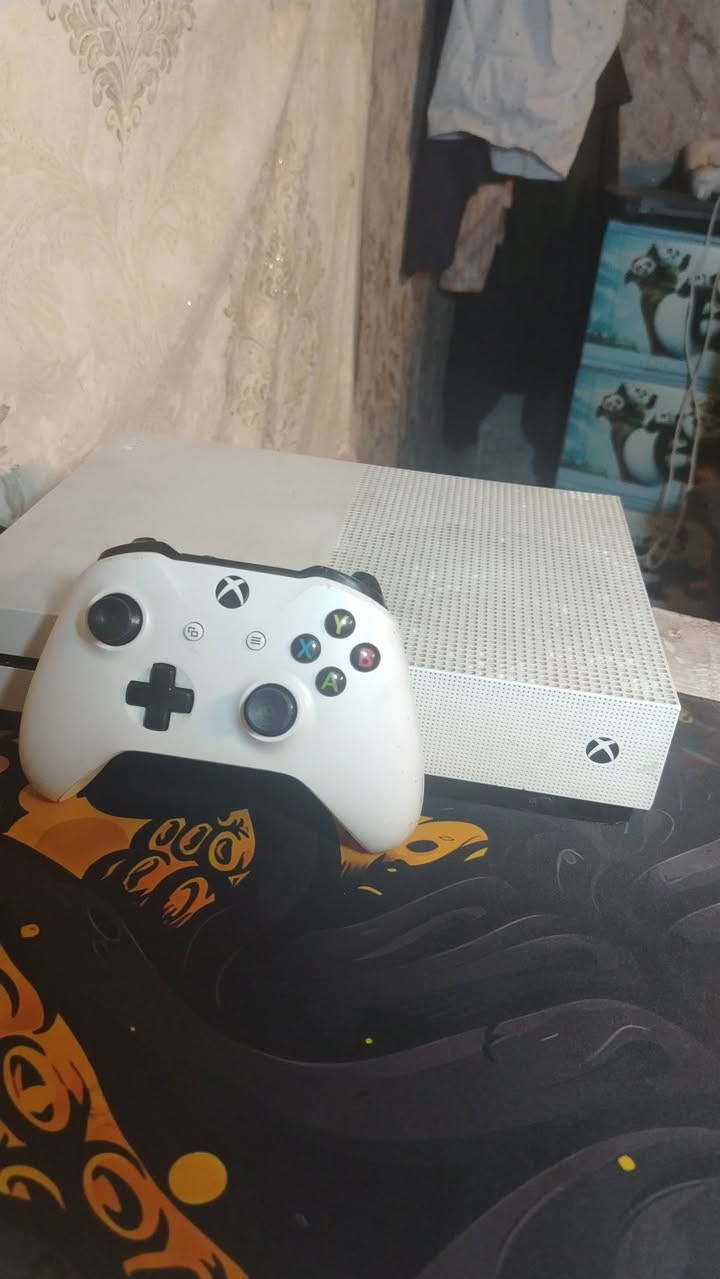 اكس بوكس وان اس للبيع
سلام عليكم
اكس بوكس وان اس
Xbox one S 
للبيع الجهاز كامل الملحقات
يده أصلية
واير تشغيل
واير HDMI
واير شحن يده
مع حساب يوجد العاب بداخله 
الجهاز غير مفتوح نضيف جدا مع ضمان سبوع كامل
السعر 170
العنوان بغداد البلديات
*********** 
يوجد توصل إلى كل محافظات العراق
🌹🌹
