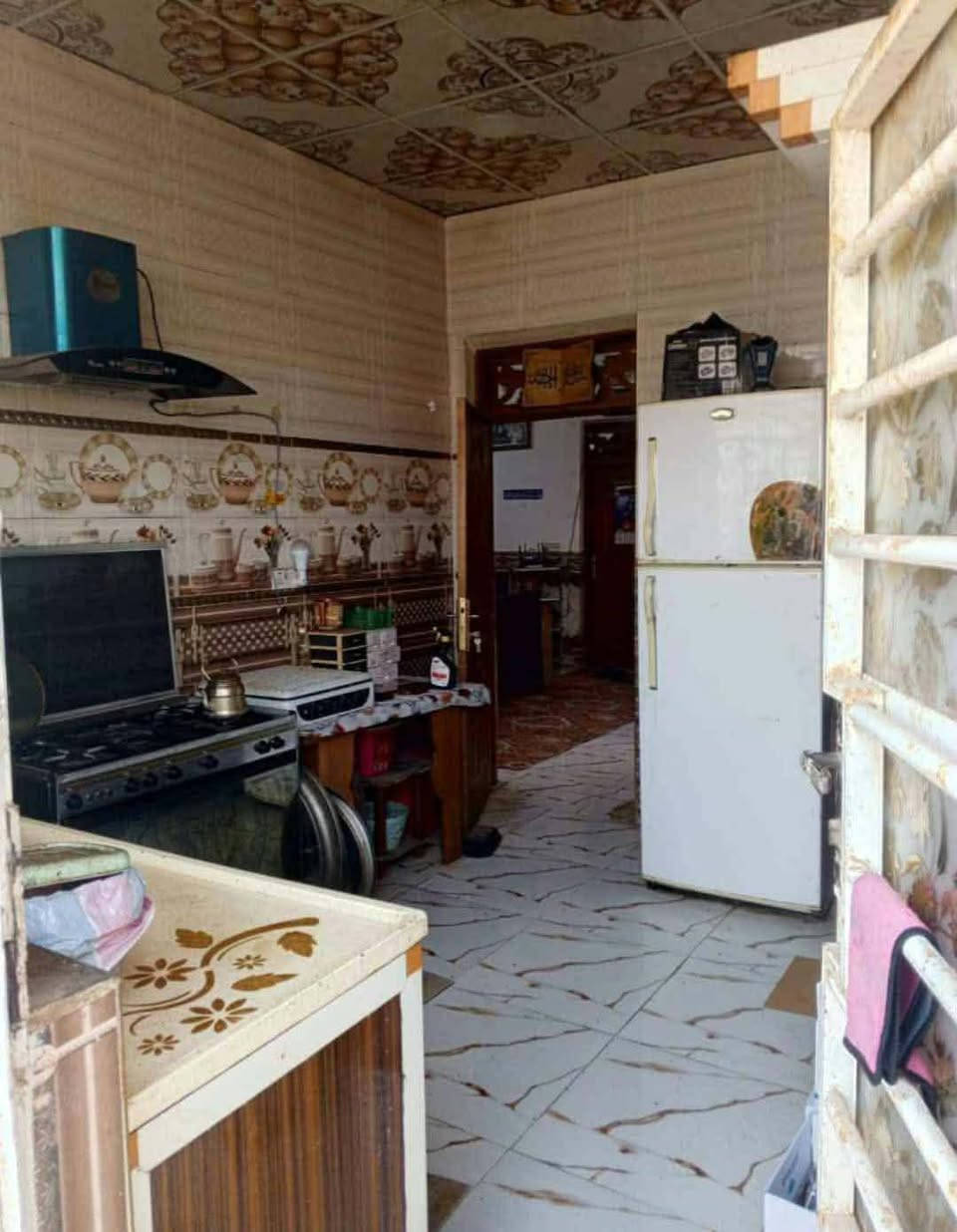 دار سكن للبيع المساحه 150م طابو صرف في الشافعيه سايدين المعمل ويباع على المبادره او بالنقد مع الاثاث ومطلوب 15 مليون للاسكان الاستفسار اكثر خاص

نص مكتوب في الصور:
- الدار للبيع *********** ***********