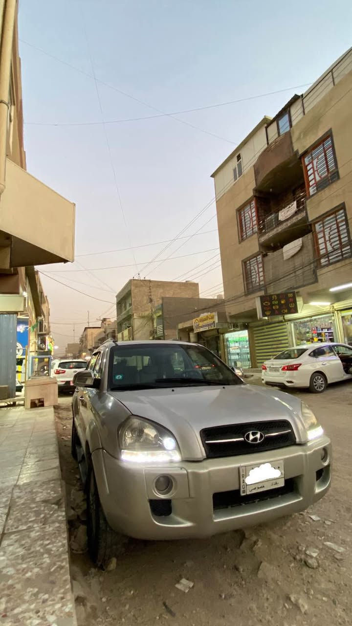 السلام عليكم…

للبيع 
 توسان 2008 رقم بغداد

مكينه دوش 2000
سنويه إلى سنه 2029
كشر بلادي مابيها اي ضربه مع سونار 
فتحة سقف 
المكينه بلادي لاتنقيص ولاتبخير
جرس الشركة شغال
تبريد ثلج 
كشنات جلد أصلي 
تخم تاير جديد 
شاشه مع كامره خلفيه
حساسات خلفيه 
سيارة مال جناي 
السعر 120 ورقه بيها مجال بسيط لشراي 
الاتصال على الرقم ( *********** )
غير متواجد ع الفيس بغداد, العراق
