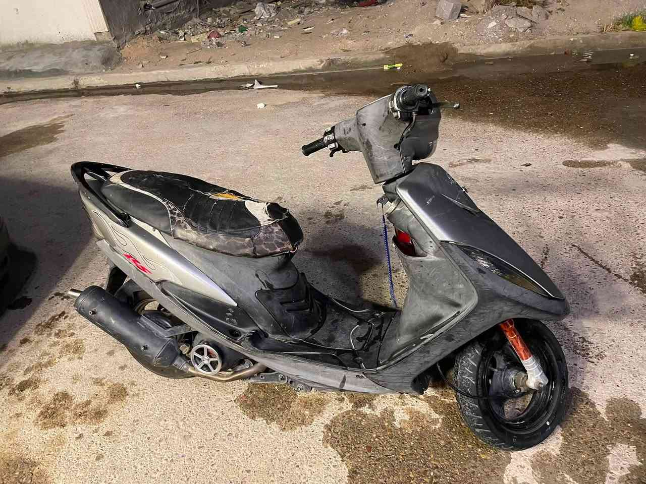 السلام وعليكم ماكس عدله بلاديه مكينه خرسه
ختم واحد الدراجه كله مختمه
كهربائيات كله شغاله يلف دشبول اشاير سكنات بك لايت
قفل جنطه وستيرن سلف هندر كله شغال 
بريك خلفي امامي
والامامي تخفيف فقط
كامله مكمله دبلاته خير من الله 
صالنصه بيه صجميه بلاديه موجوده ضامه
اوراقه كامله
شراي اتصل مكاني الدوره البوعيثه
شراي اتصل ***********
