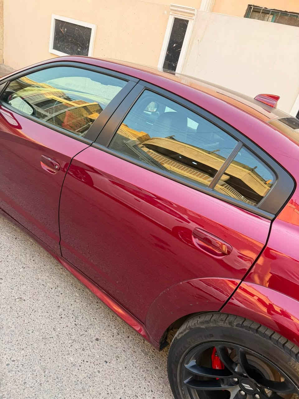 للبيع درج جارجر 
سكات باك  اصل 6400
وارد امريكي موديل 2022
المواصفات 
رادار امامي رادار جانبي  رادار خلفي 
فتحة سقف 
كشنات امامية تدفئه تبريد 
كشنات خلفيه تدفئه 
ستيرن تدفئه 
شفتات ستيرن 
سستم SRT
هيتر مري 
زنون بلادي شركة 
سقف ودوشمه كنتارا اصلي 
خزين نمط سياقه  خزن مقاعد 

الضرر 
بدلت بابين عكس السايق اصليات 
وصلحت جاملغ خلفي 
تصليح يم المندلاوي 
ايرباك برده فقط ومرجعه بلادي 
سياره رقم بغداد باسمي
صور حادث موجودة للاطلاع 
التواصل ***********
