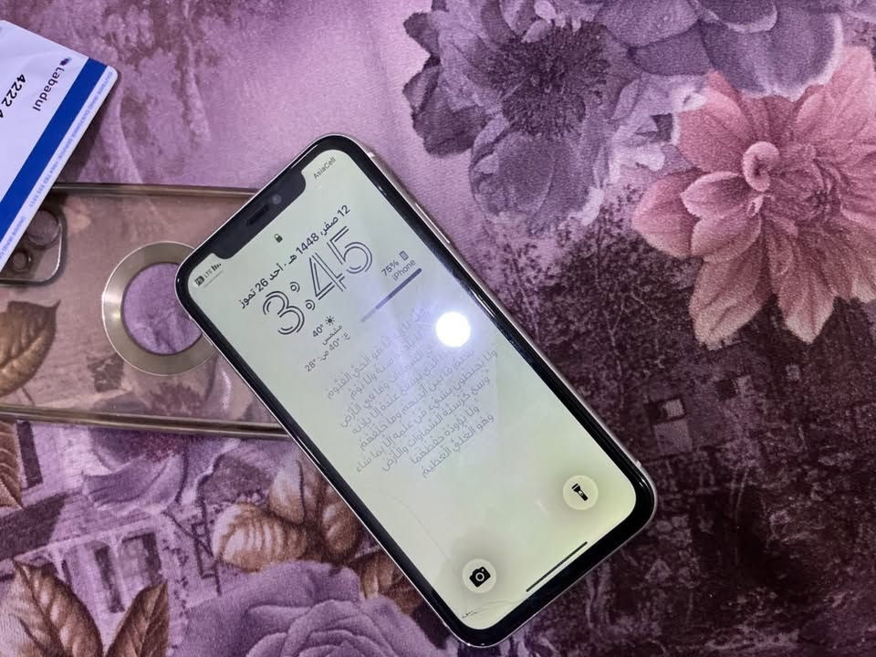 ايفون ١١ ١٢٨ • بطارية ٧٠٪ • شاشة مبدلة