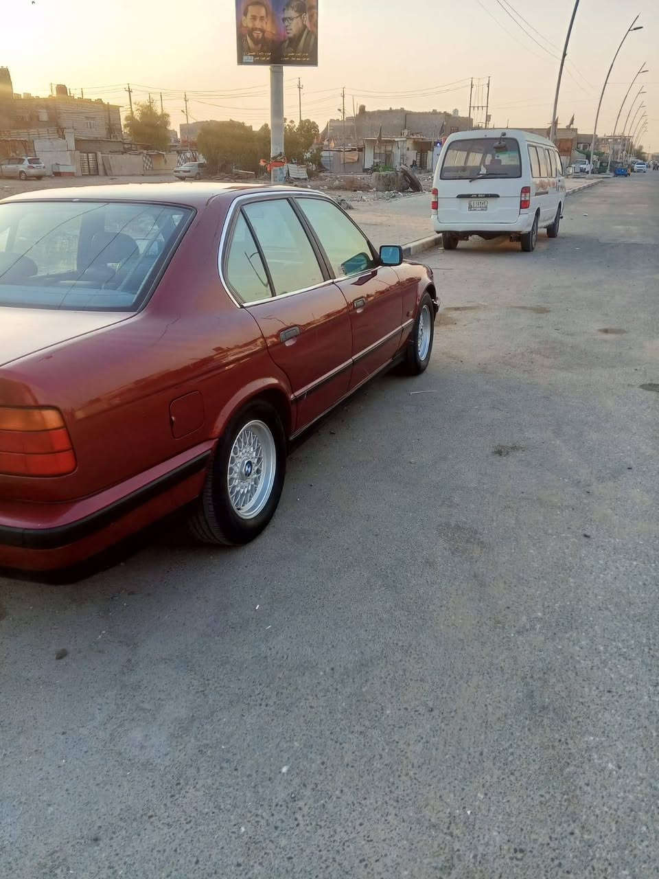 السلام عليكم BMW للبيع فقط
السياره مديل 92
مصبوغه عام بدون حادث .كفاله من الضربه 
تبريد ثلج .كهربائيات كلهه شغاله 
مكينه وكير خير من الله 
السعر 70 
انه مكلف بالنشر 
للاستفسار ***********
مكان السياره البصره .حي الاصدقاء
