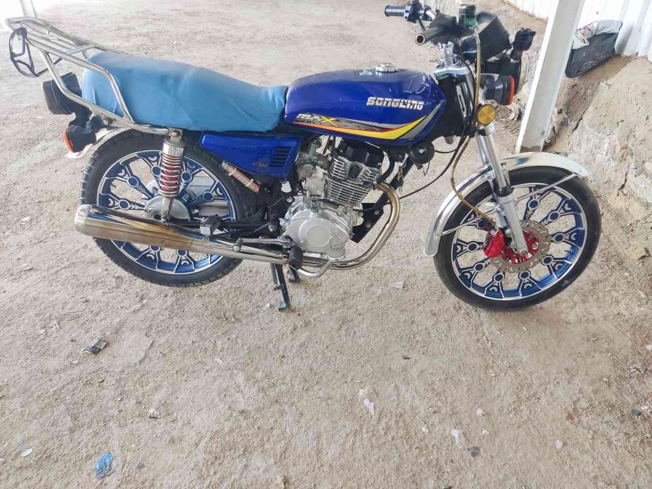 مكلف بالنشر شراي اتصل سيفان للبيع موديل 24 نضافه مثل مابصوره مكان رميثه ***********
