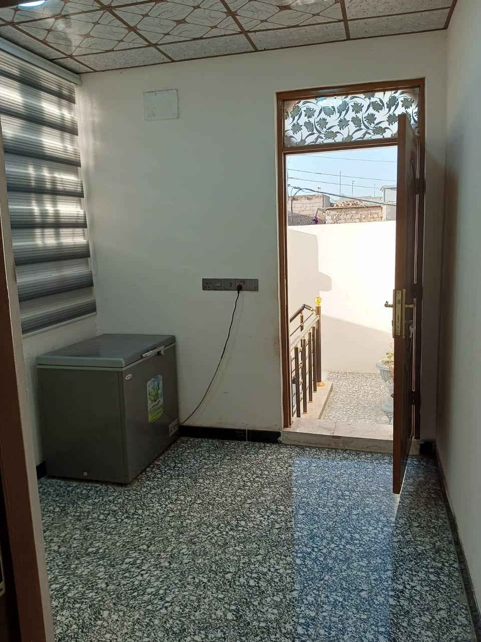 السلام عليكم عدنه بيت رهينه  بل ميلاد. قريب مكتب نوماس. بيت 60 طابقين رهينه. 30 مليون. الاستفسار على هذا رقم.  ***********. النجف, العراق
