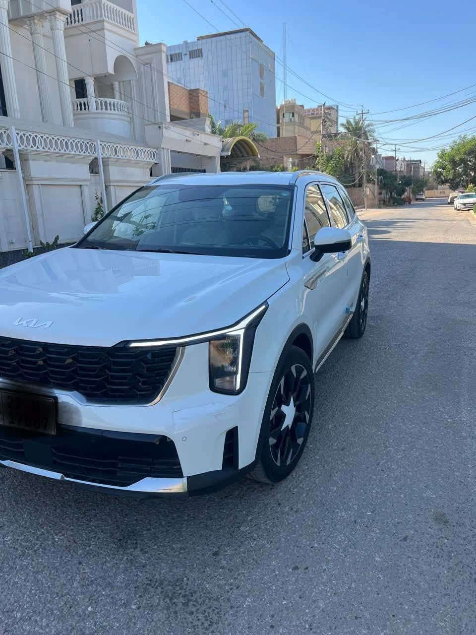 بيع سريع 305$
للبيع كيا سورينتو 2025 خليجي كفالة عامة حتى من الشخط شرط الفحص 
رقم أربيل تريد وكاله تريد تحويل
🚘 KIA SORENTO 2025

فل مواصفات 

محرك 6 سلندر 3.5 لتر كفالة كير ماوس

قير أوتوماتيك 8 سرعات

3قطع تبريد منفصل مركزي 

7 ركاب

مقاعد كهربائية 4

شاشة وسطية + أنظمة اتصال

باب خلفي كهربائي

رادار ومثبت سرعة ذكي

تحذير النقطة العمياء

المحافظة على المسار

حساسات أمامية وخلفية

إضاءة LED كاملة

جنوط رياضية

✨ السيارة بحالة ممتازة جداً 

💯 مواصفات كاملة ماشية 17

💰 السعر: 305$

📞 للتواصل: ***********

مكان السيارة :نجف الأشرف
