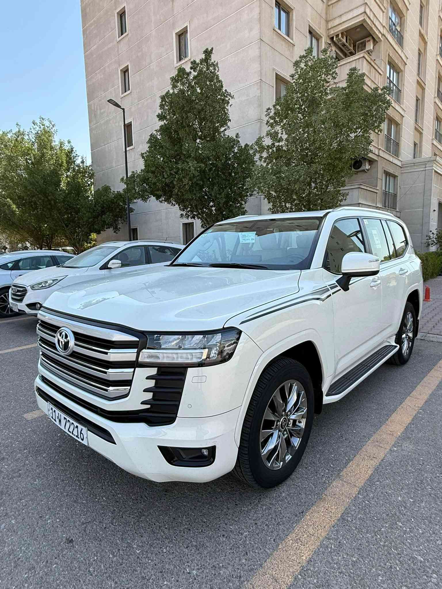 لاند كروز موديل 2022 SAS فئه GX.R السياره ماشيه 67الف شاشات وتطبيق السياره رقم بغداد باسمي تحويل مباشر  مكفوله عده رصعه بسيطه ومسحوبه سونار مرفق مع الصور والسياره غنيه عن التعريف مواصفاتهة السعر 61,500 الف وبيهة مجال للشراي 
مكانهة بغداد حي العدل 
***********
