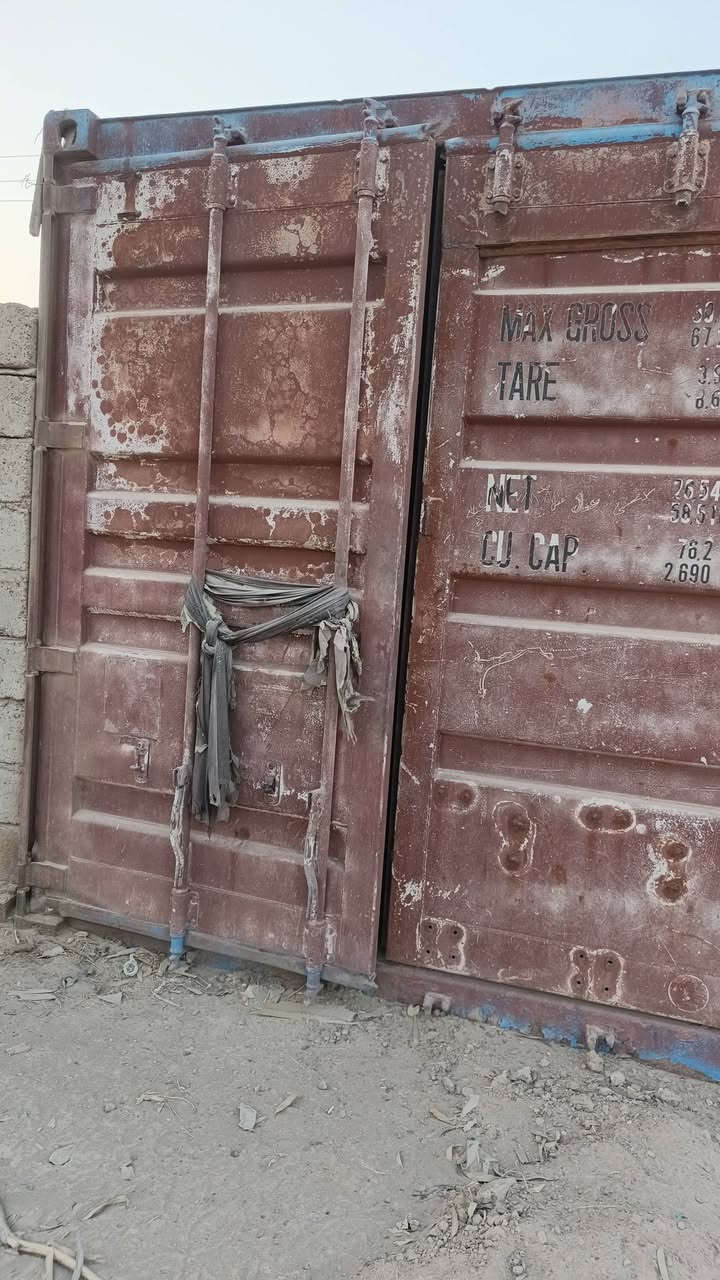 السلام عليكم
حاويه للبيع  طولها ٦امتار  مكانها بالتاجي قرب جسر ذراع دجلة قبل المعسكر و حالتها موضحة بالصور الي تفيده يتصل ع هذا الرقم ***********
